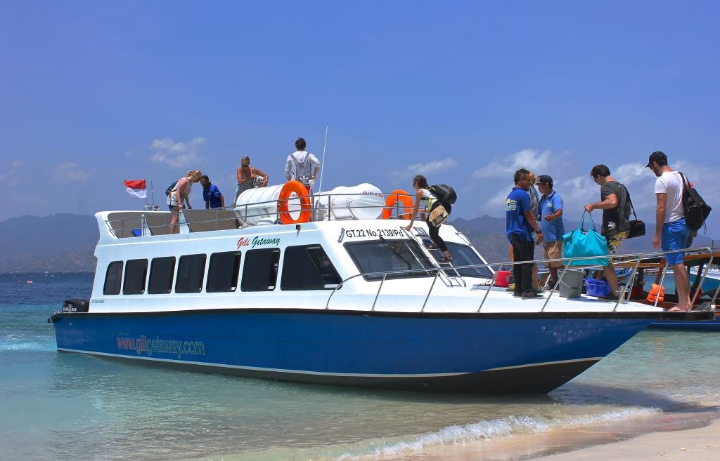 Gili Getaway II full boat view