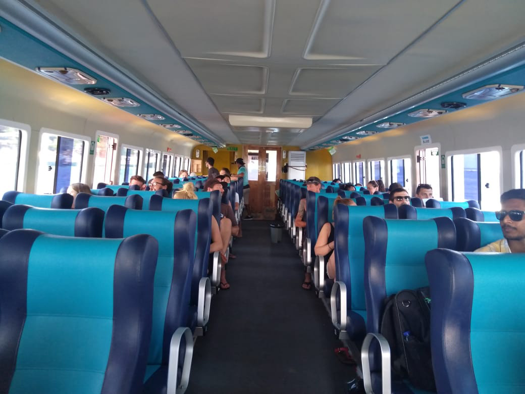 Golden Queen 01 indoor cabin seating