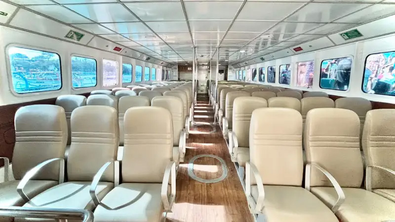 Golden Queen Sulung indoor cabin seating